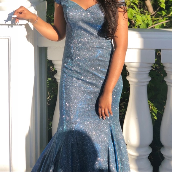 PROM DRESS PRICE IS FIRM - Picture 2 of 2